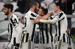 爱游戏官网-包含尤文图斯全面击败对手，夺得欧洲足球职业联赛奖杯的词条