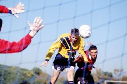 爱游戏官网网页版入口-球队备战重要赛事，迎战对手挑战(球队备战重要赛事,迎战对手挑战怎么办)