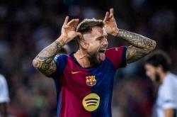 爱游戏app下载-巴萨球员爆发冲突，主帅需化解内部矛盾