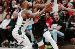 雄鹿不敌凯尔特人，字母哥独揽20分的简单介绍