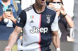 爱游戏官网-包含尤文图斯客场告捷，连胜势头强劲的词条