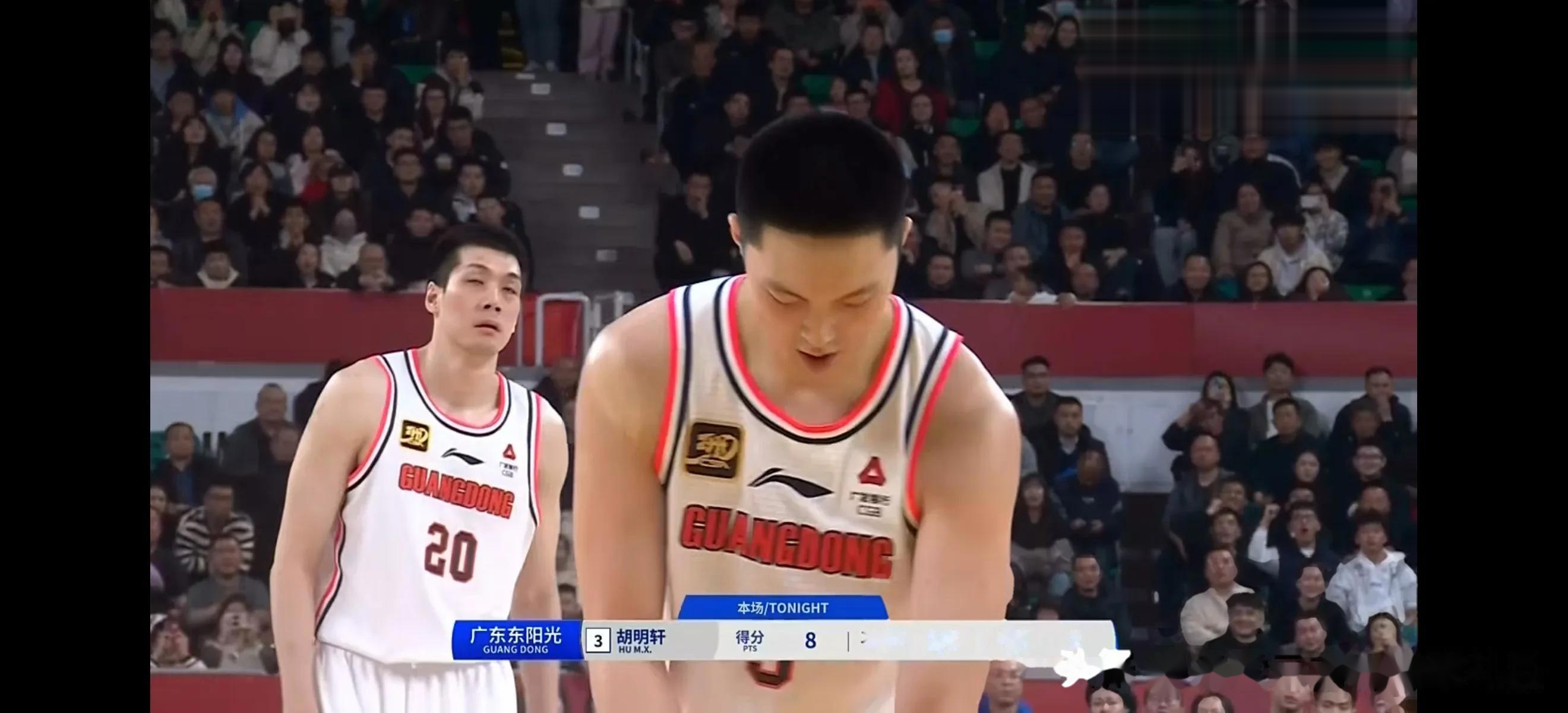 爱游戏-广东宏远队主教练因伤离席，球队成竞争短板的简单介绍