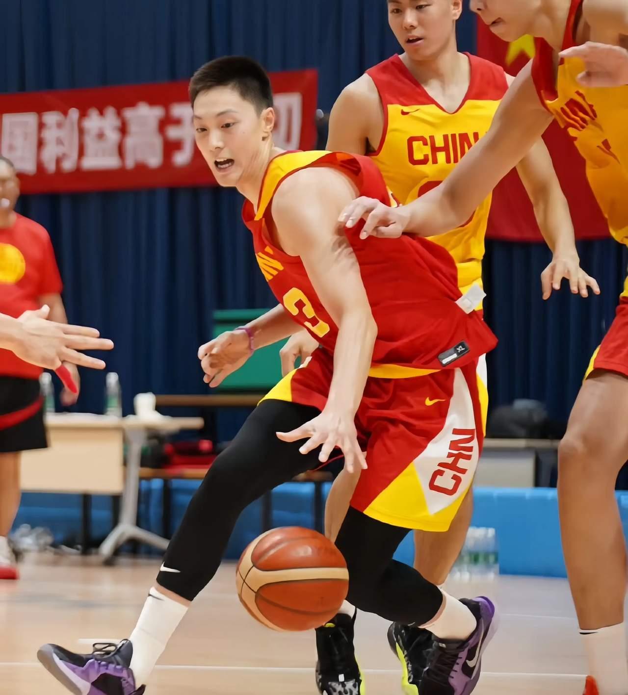 比赛胜利的关键因素是队员持之以恒的训练