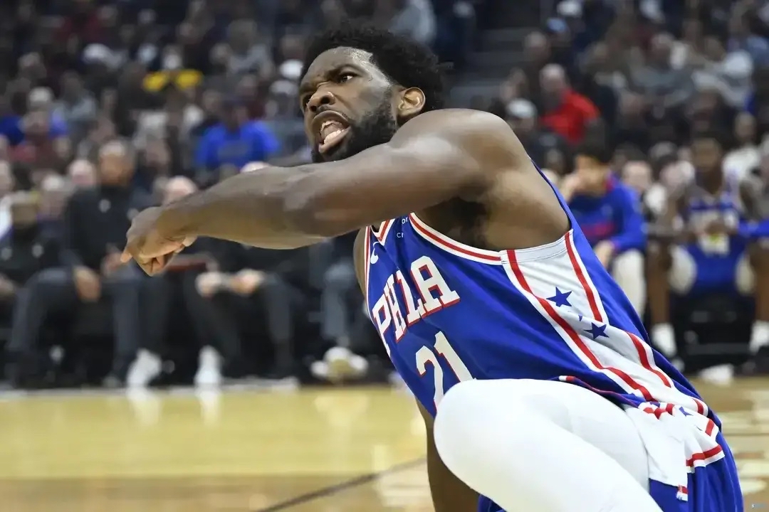 包含NBA季后赛关键战！恩比德缺席76人惨遭热火逆转的词条