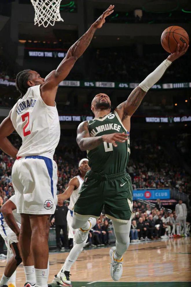 快船击败雄鹿，豪取四连胜