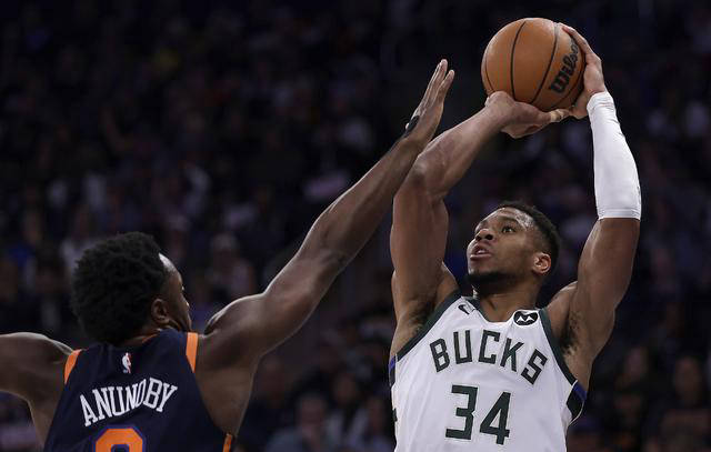 尼克斯惨败雄鹿，遭遇重创