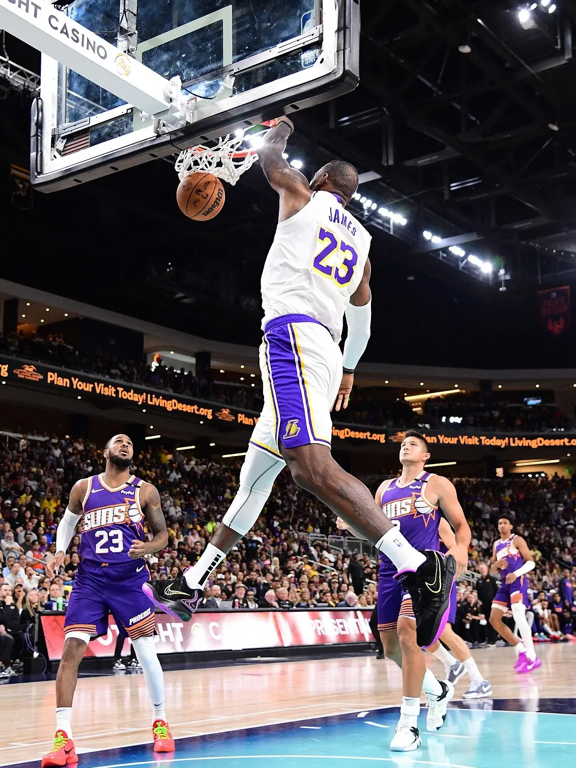 湖人逆转热火，詹皇砍下25+10