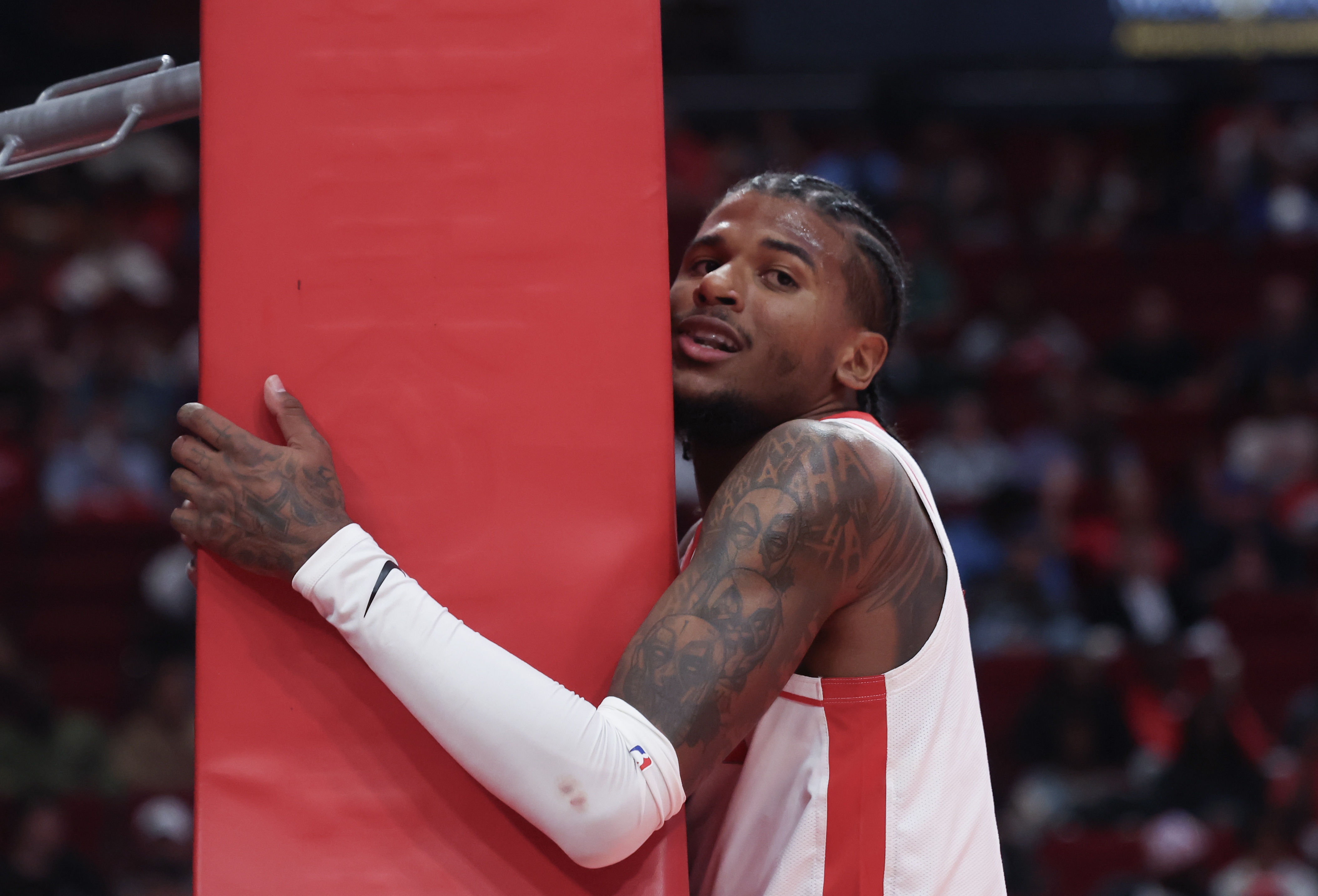 包含火箭队主控兼进攻火力，带领球队取胜的词条