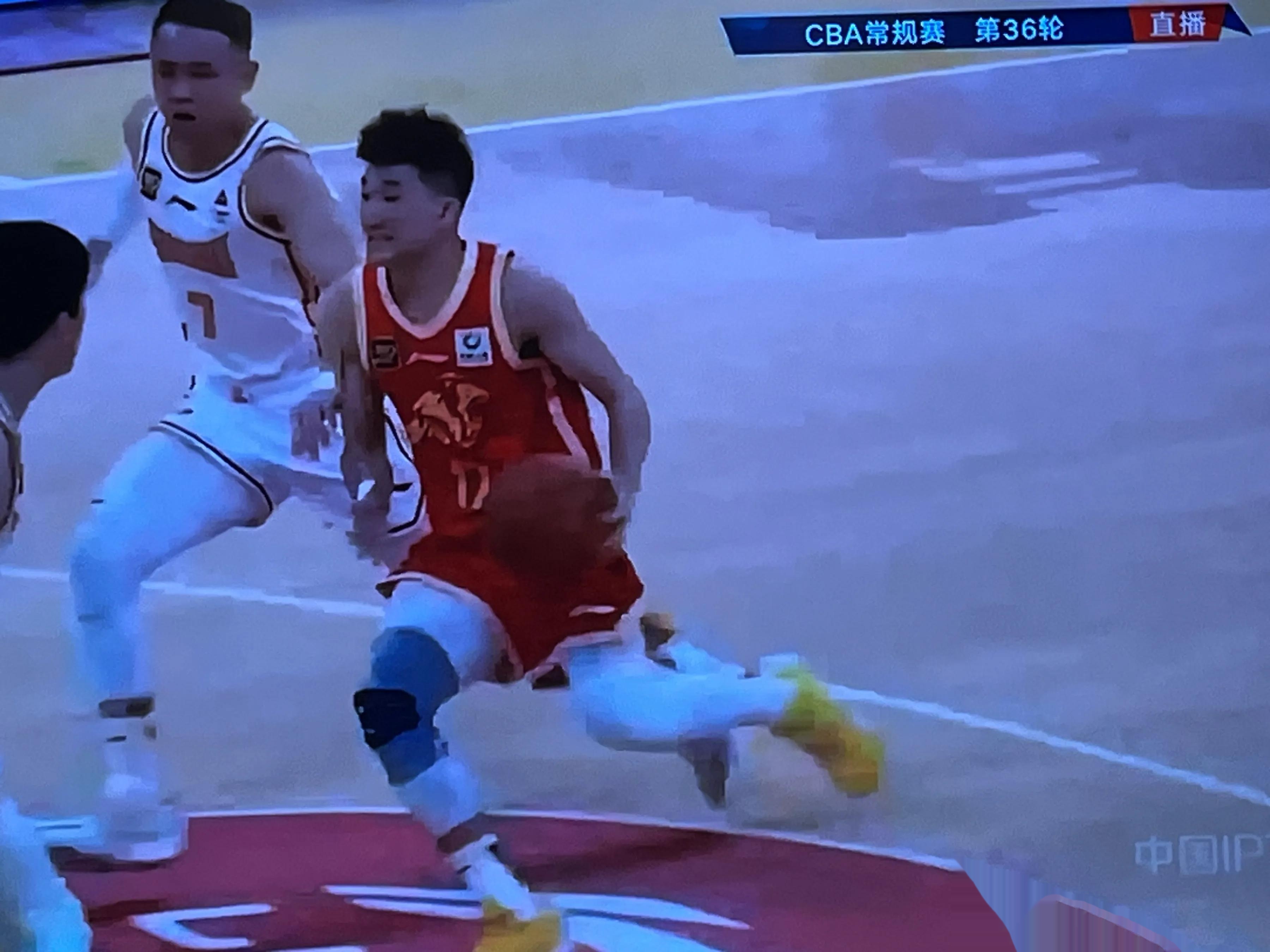 球员在比赛中误失绝佳得分机会