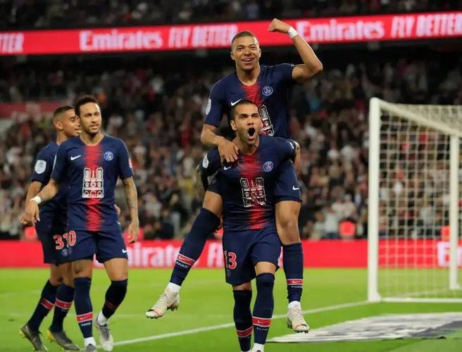 关于斯特拉斯堡客场逼平对手，保持不败的信息