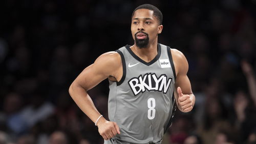 纽约尼克斯队主场惨败布鲁克林篮网，球员表现失常的简单介绍