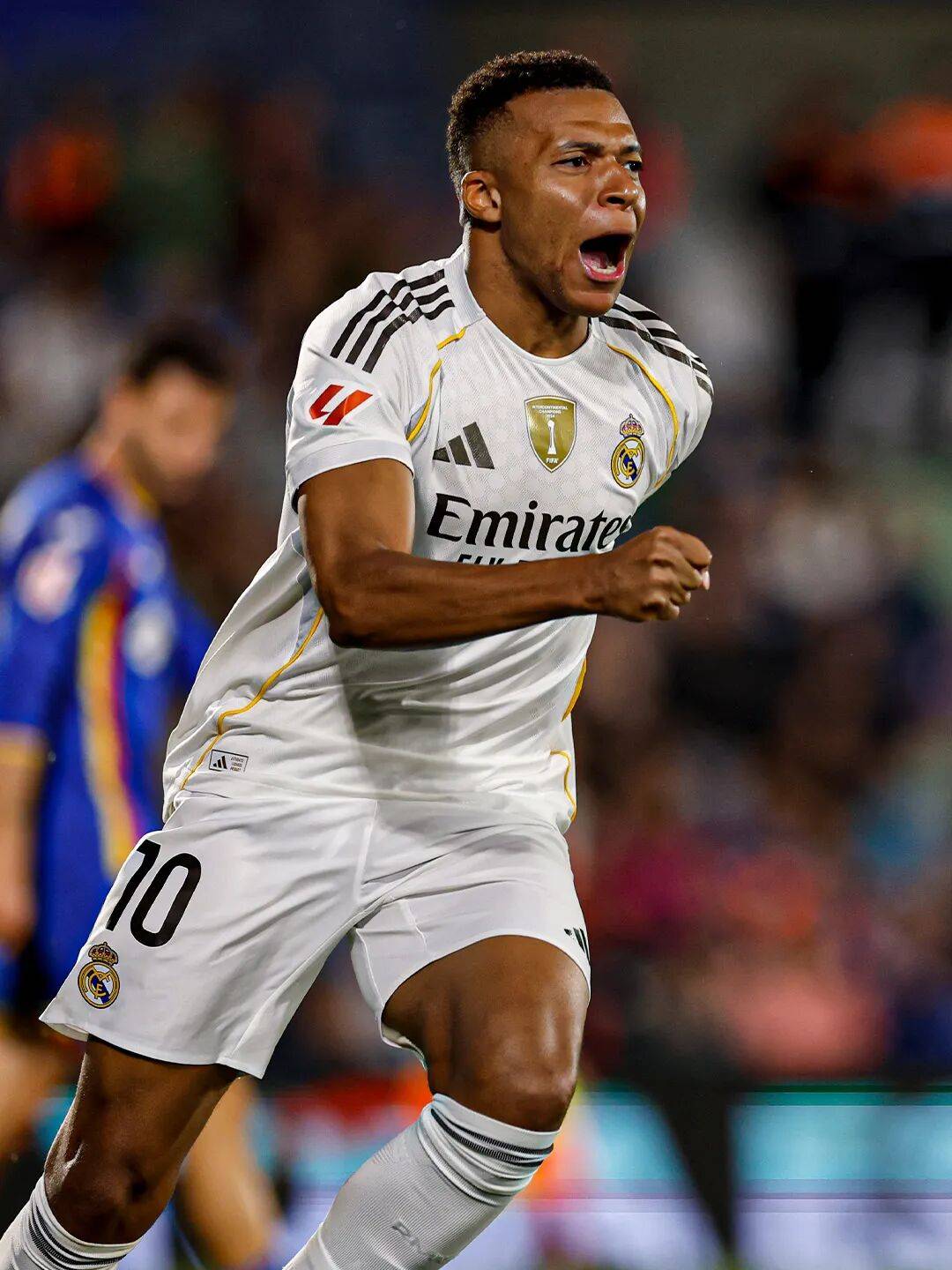 包含赫塔菲客场胜利突破魔咒的词条